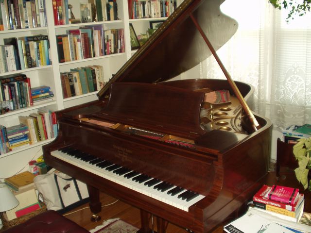 Piano Photo